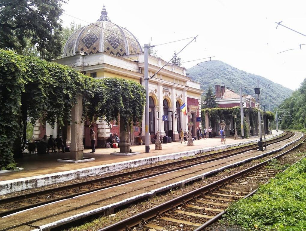 Hotel Domogled Băile Herculane Exteriör bild