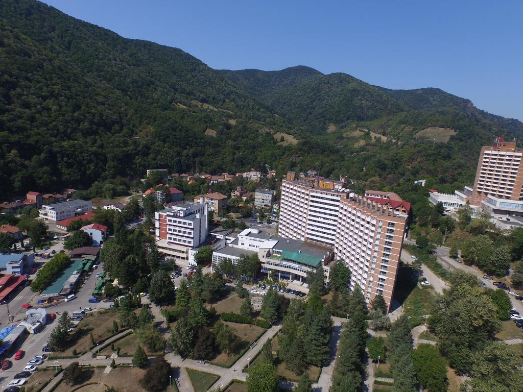 Hotel Domogled Băile Herculane Exteriör bild